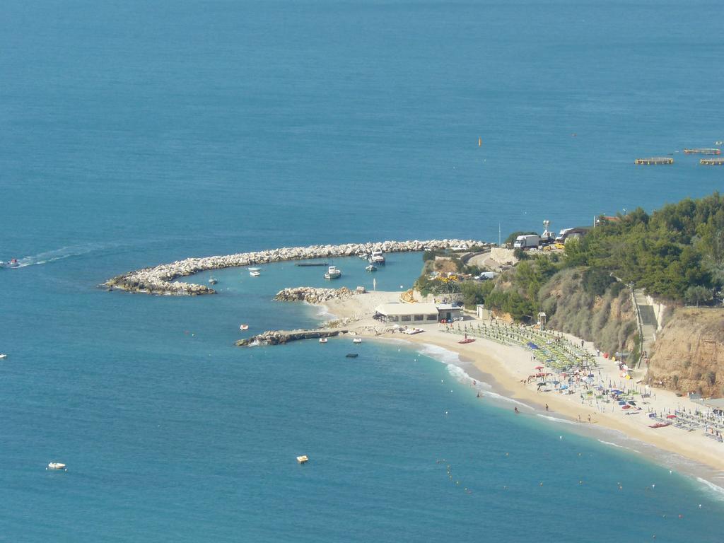 Camping Fontana Delle Rose Mattinata Buitenkant foto
