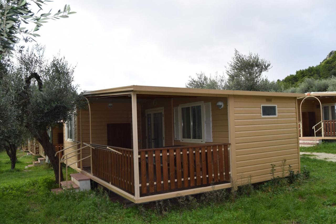 Camping Fontana Delle Rose Mattinata Buitenkant foto